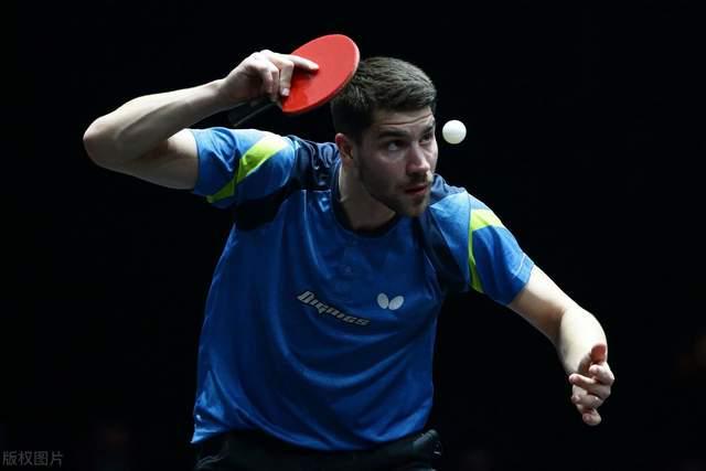 世界冠军黄雅琼、刘雨辰举行婚礼，樊振东、汪顺送上视频祝福