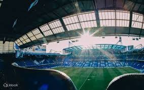 一个补篮让湖人名次上升！詹姆斯压哨绝杀创神迹：湖人生涯首次